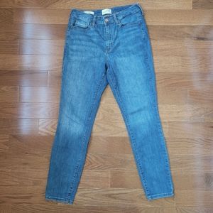 Universal Thread High Rise Skinny Jeans Size 8 2R